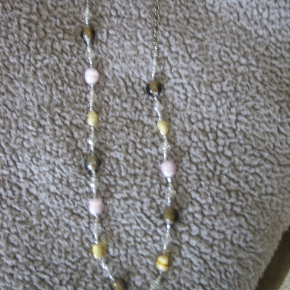 Long multi-color marble bead necklace - Picture 4 of 5
